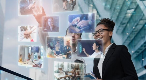 Imagem de um carro sem rodas e com turbinas de avião nas laterais.